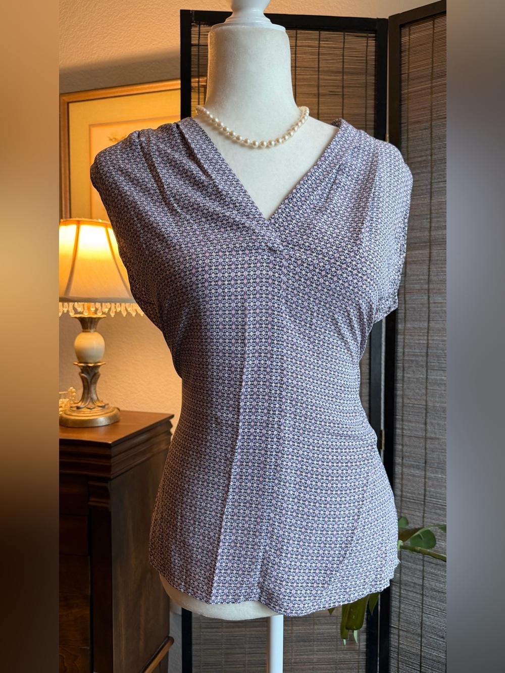 Max Studio 100% Silk Blouse M Geometric Print Draped V Neck Sleeveless Top